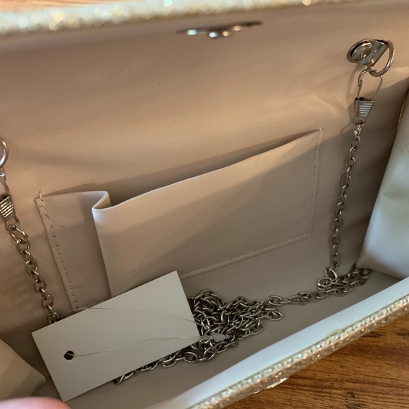 Champagne clutch with chain - Picture 2 of 3